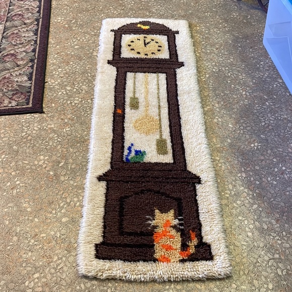 Hickory Dickory Dock Latch Hook Rug Wall Hanging Grandfather Clock Cat Mouse - Picture 1 of 7